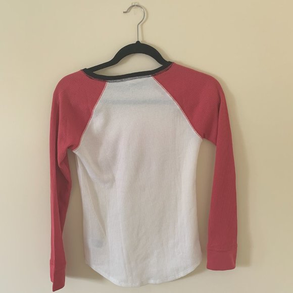 ❤️Old Navy Graphic Tee❤️ - Picture 3 of 4